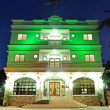 אילוילו El Haciendero Private Hotel מראה חיצוני תמונה