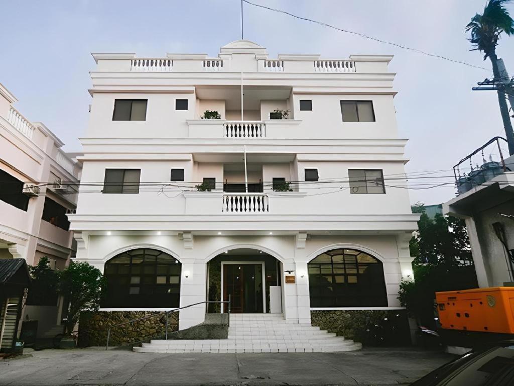 אילוילו El Haciendero Private Hotel מראה חיצוני תמונה