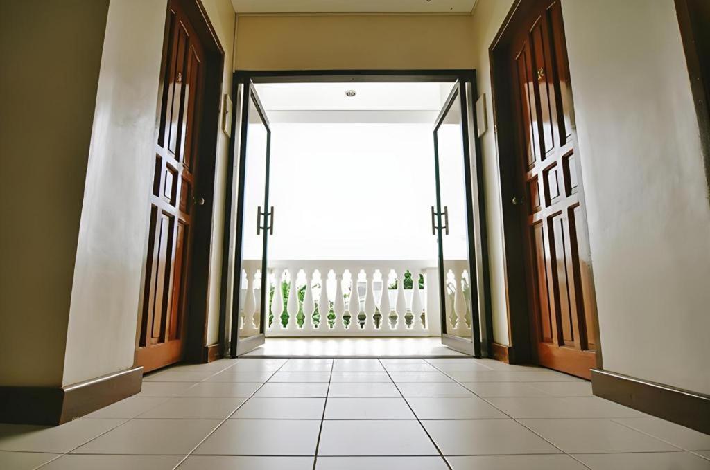 אילוילו El Haciendero Private Hotel מראה חיצוני תמונה
