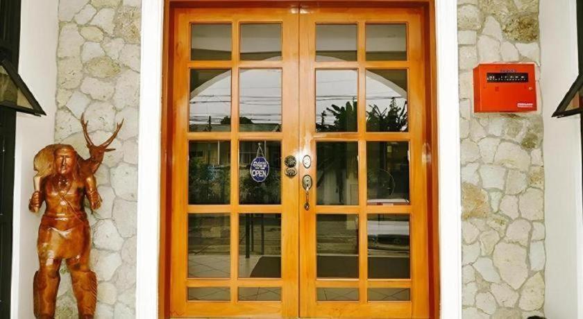 אילוילו El Haciendero Private Hotel מראה חיצוני תמונה