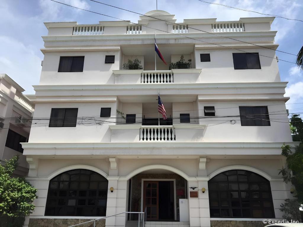 אילוילו El Haciendero Private Hotel מראה חיצוני תמונה